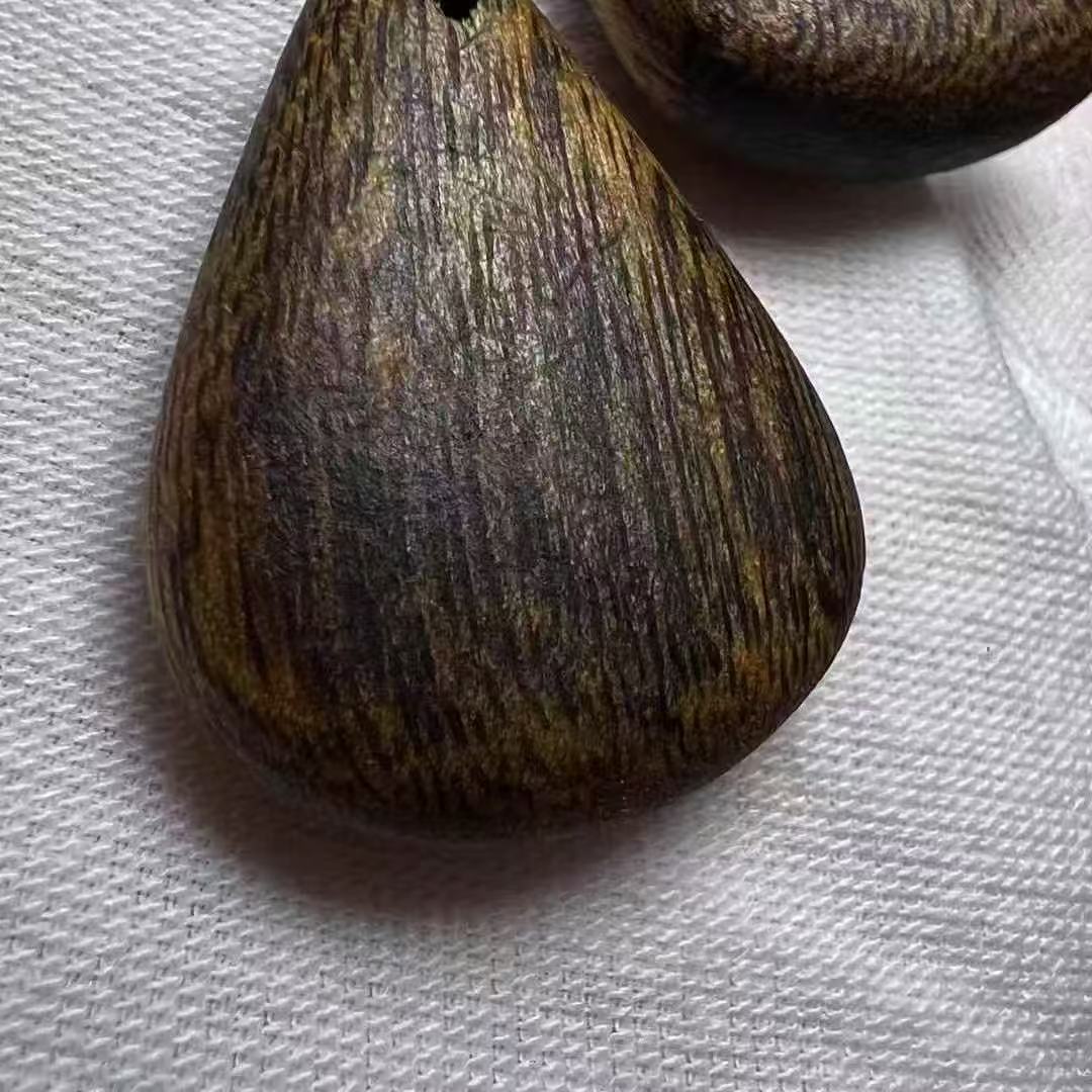 Natural Kynam agarwood Water Drop shape Pendant