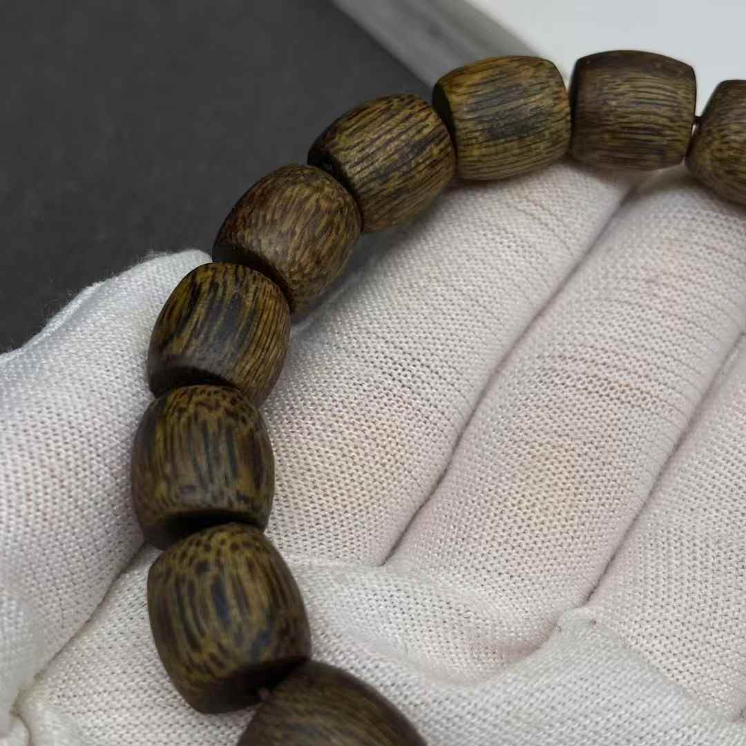 White Kynam Agarwood soft oil abb barrel-shaped bead bracelet 9.9 points underwater