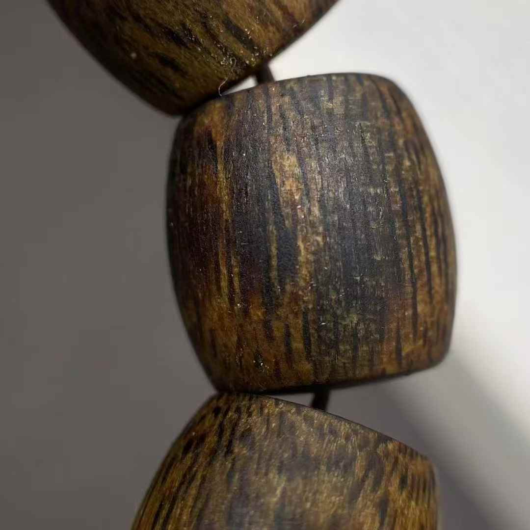 White Kynam Agarwood soft oil abb barrel-shaped bead bracelet 9.9 points underwater