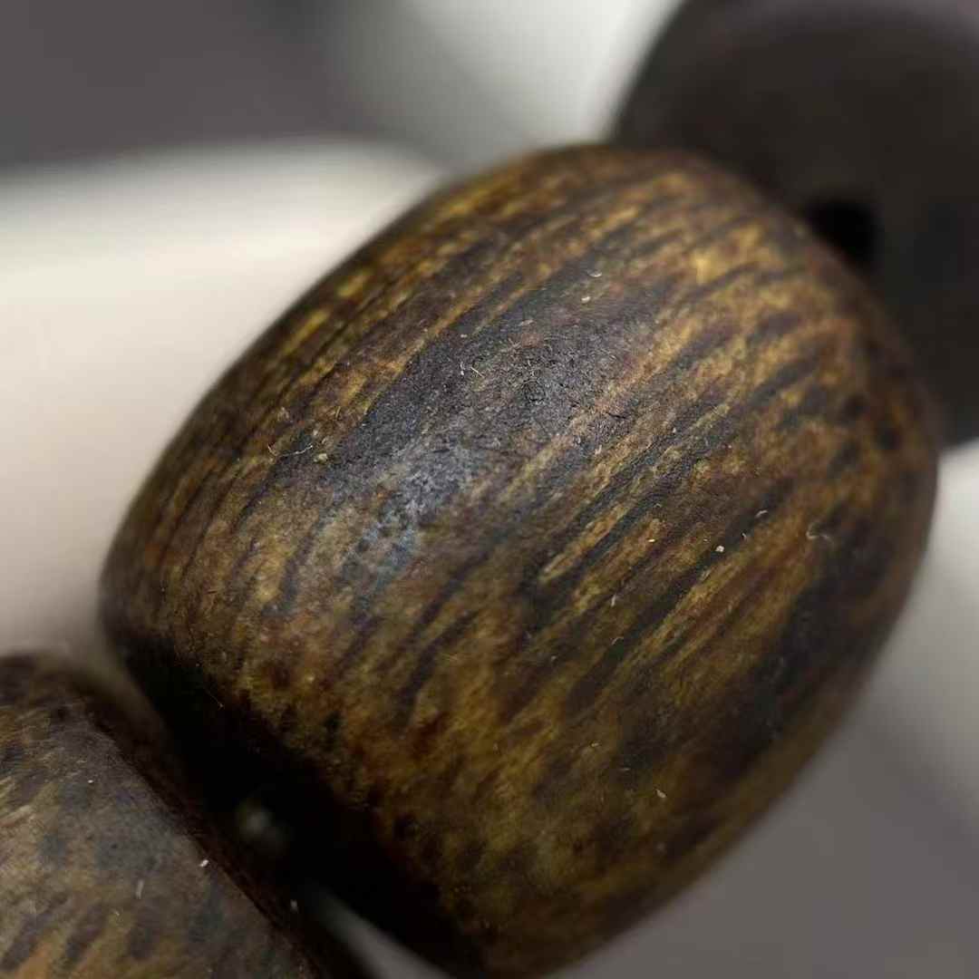 White Kynam Agarwood soft oil abb barrel-shaped bead bracelet 9.9 points underwater