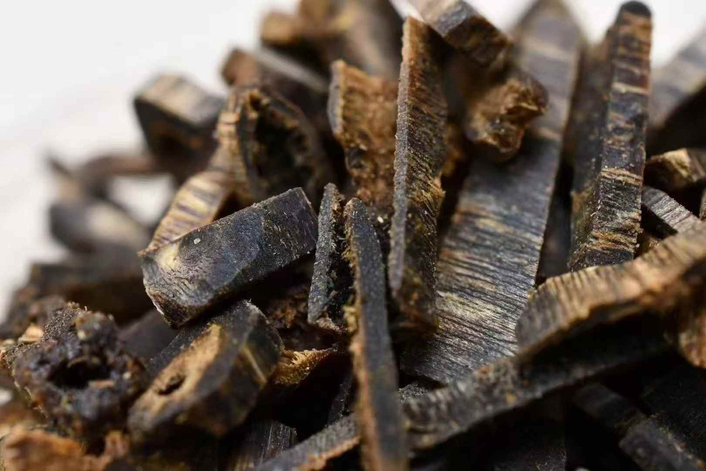 Kynam Agarwood high oil raw material 1kg for Fragrance