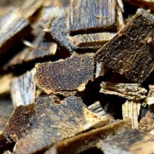 Kynam Agarwood  sinking water grade pieces for fragrance