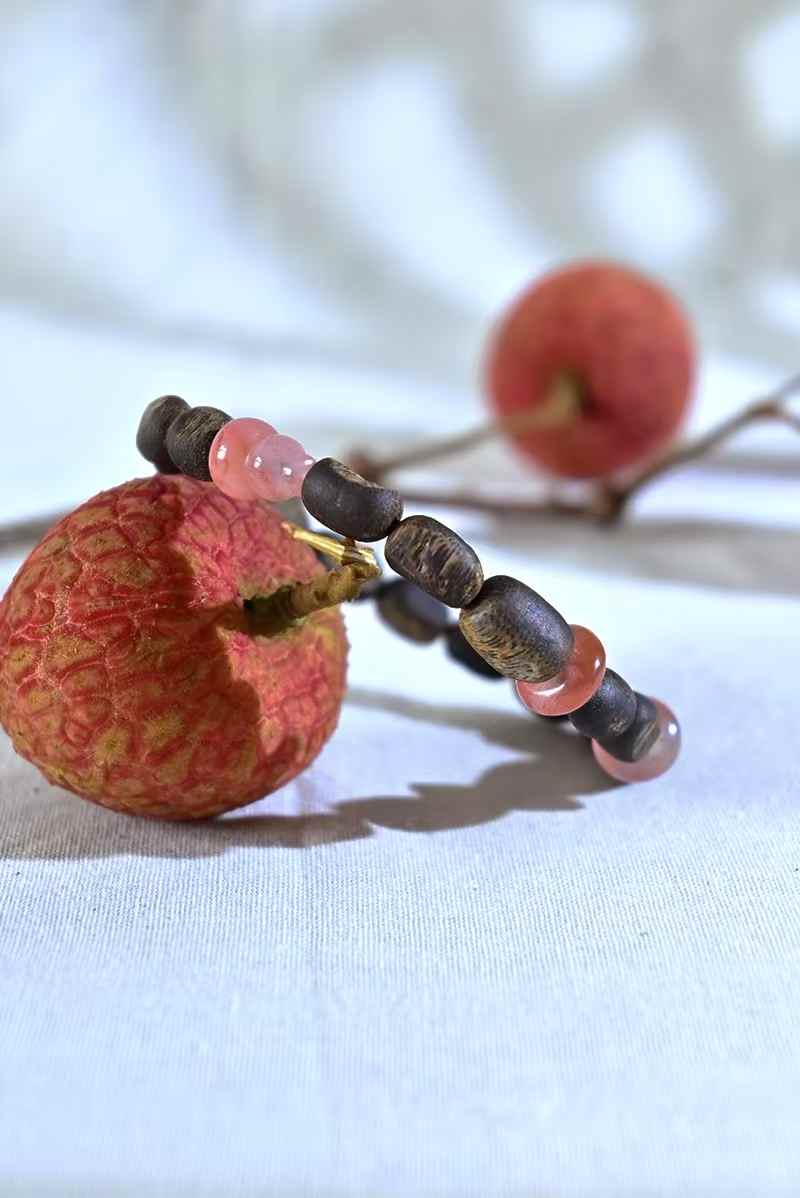 Women's beautiful sinking water green Qinan scar-leaving beads with Nanjiang red agate bracelet 7g dreamcrystal.sg