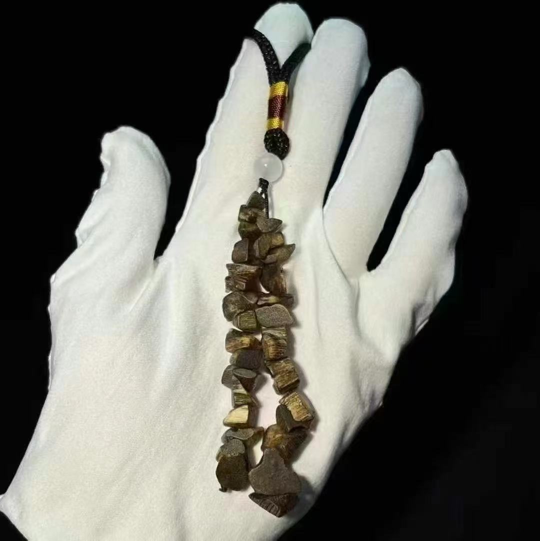 High-oil agarwood car/room hanging ornament decoration,rich and long-lasting flavor