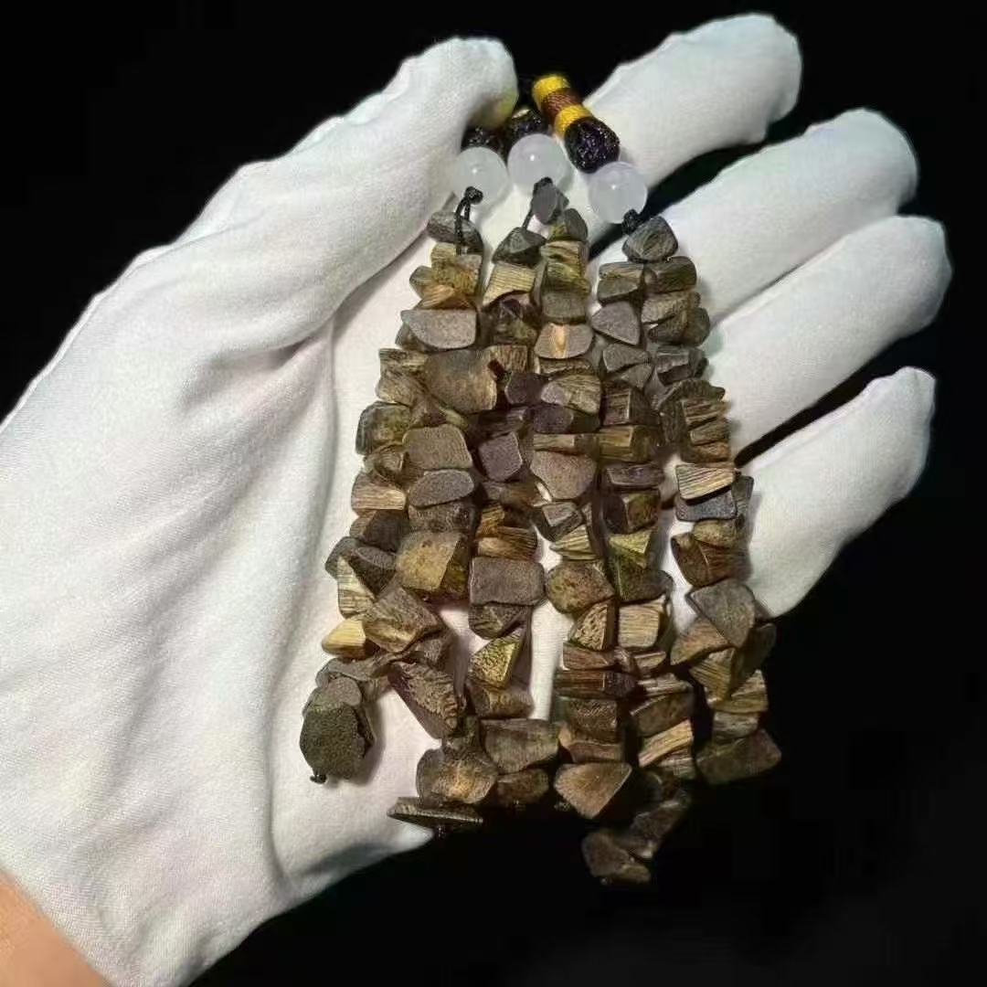High-oil agarwood car/room hanging ornament decoration,rich and long-lasting flavor