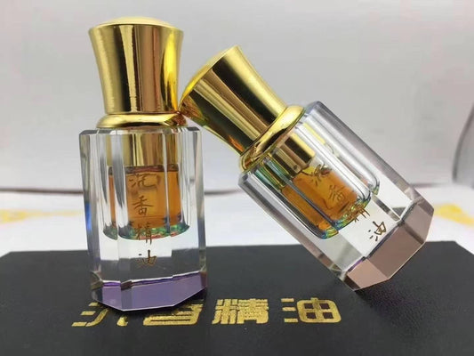 Agarwood essential oil Natural perfume 1g