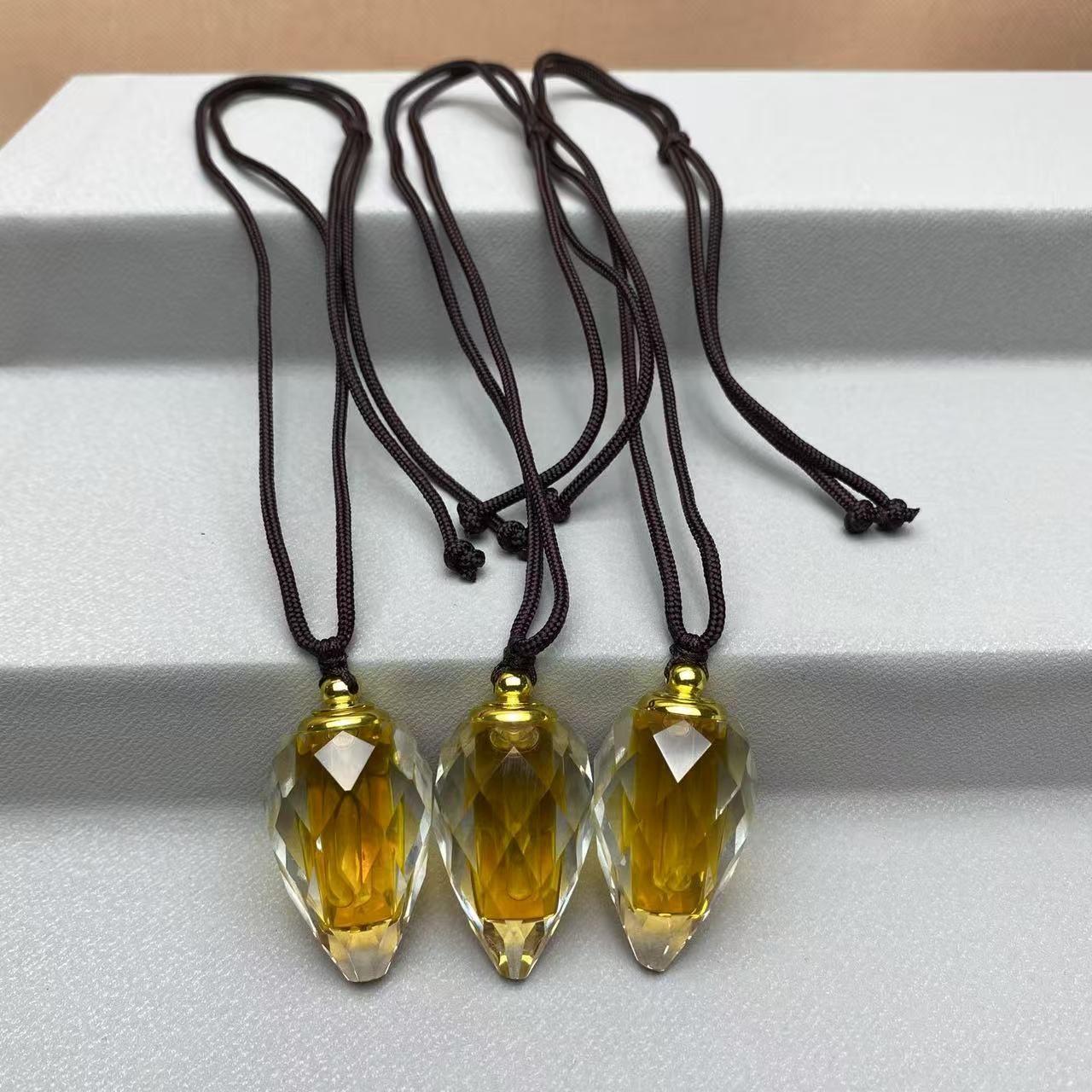 Natural Kynam essential oil  100% pure 1.8g crystal pendant - wearable and portable