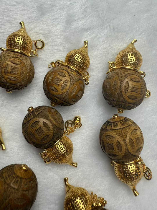 Natural Agarwood Gourd gold plating exquisite pendant Rich in oil