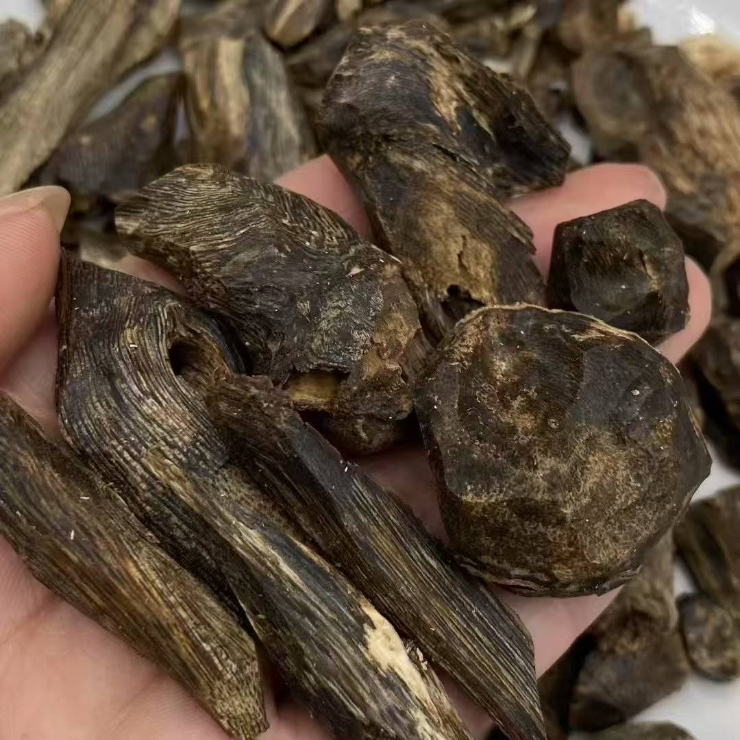 Natural high-oil kynam Oud submerged level Baotou raw materials