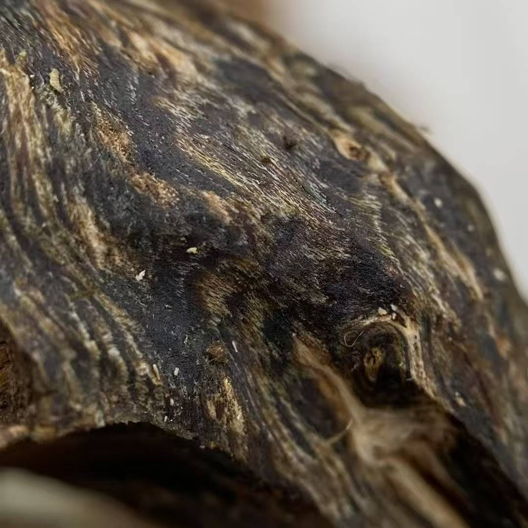 Natural high-oil kynam Oud submerged level Baotou raw materials