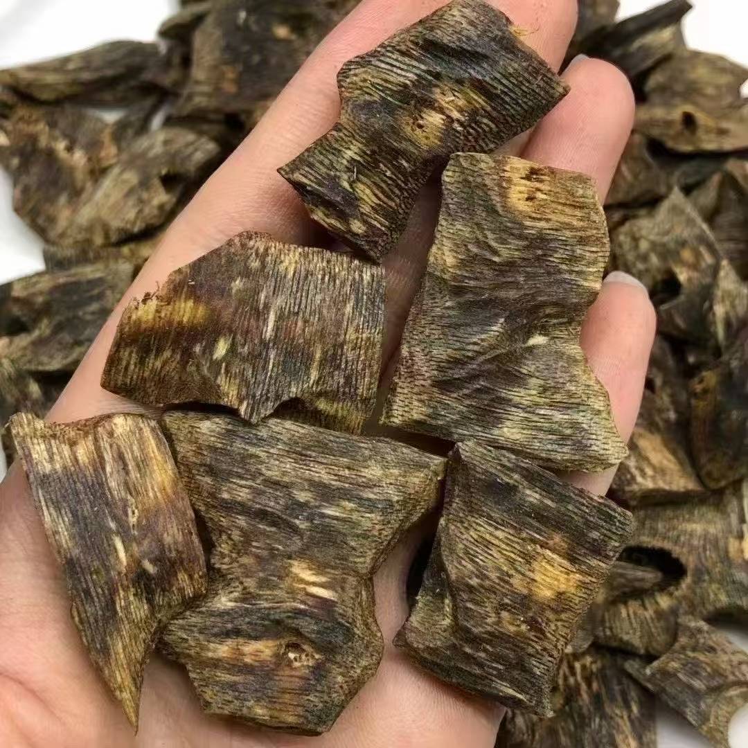 Ultra-high oil white Agarwood block material 9-point unterwater grade