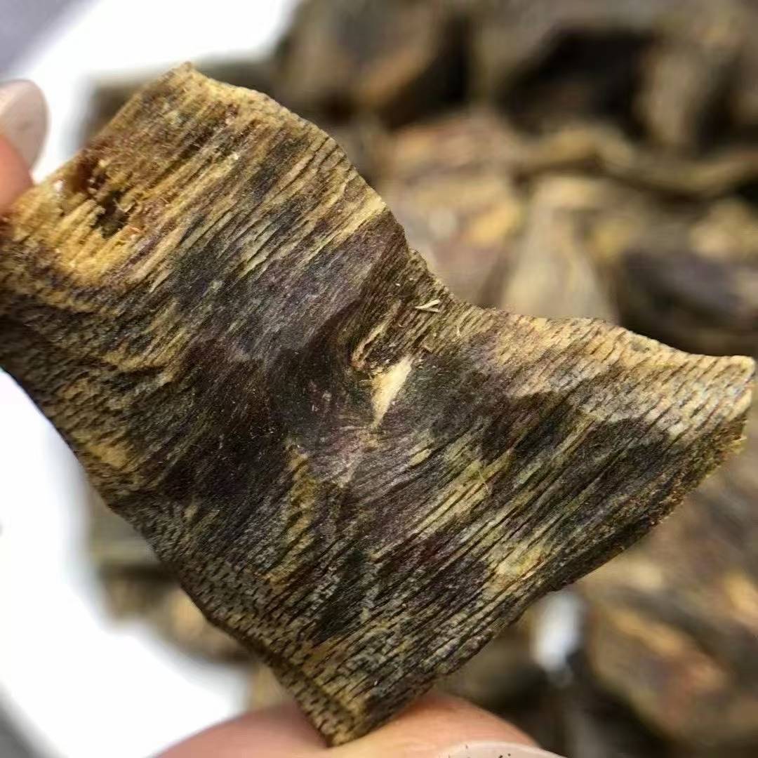 Ultra-high oil white Agarwood block material 9-point unterwater grade