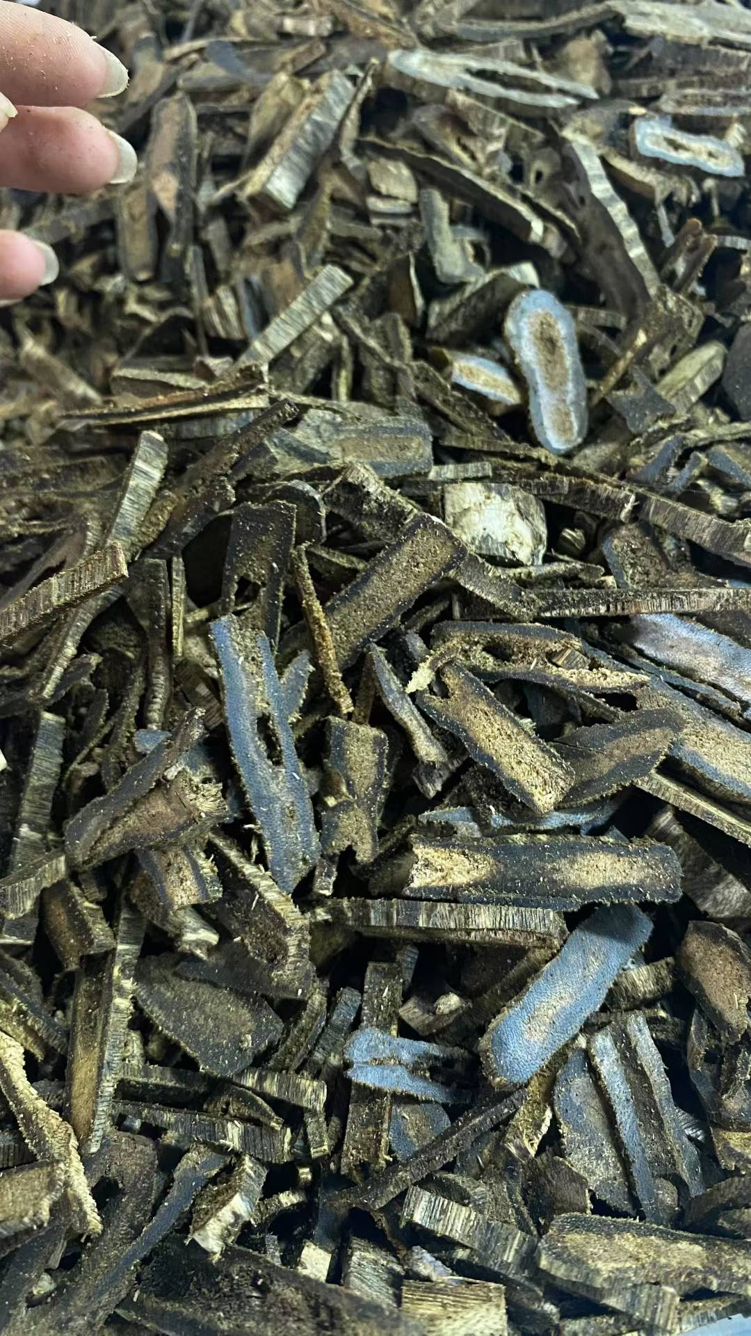 Kynam Agarwood high oil raw material 1kg for Fragrance
