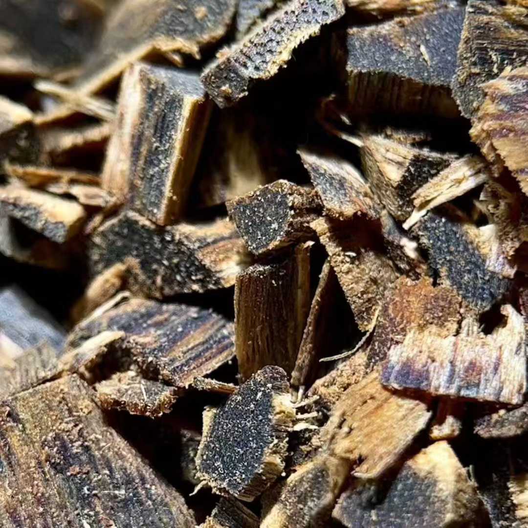 Kynam Agarwood  sinking water grade pieces for fragrance