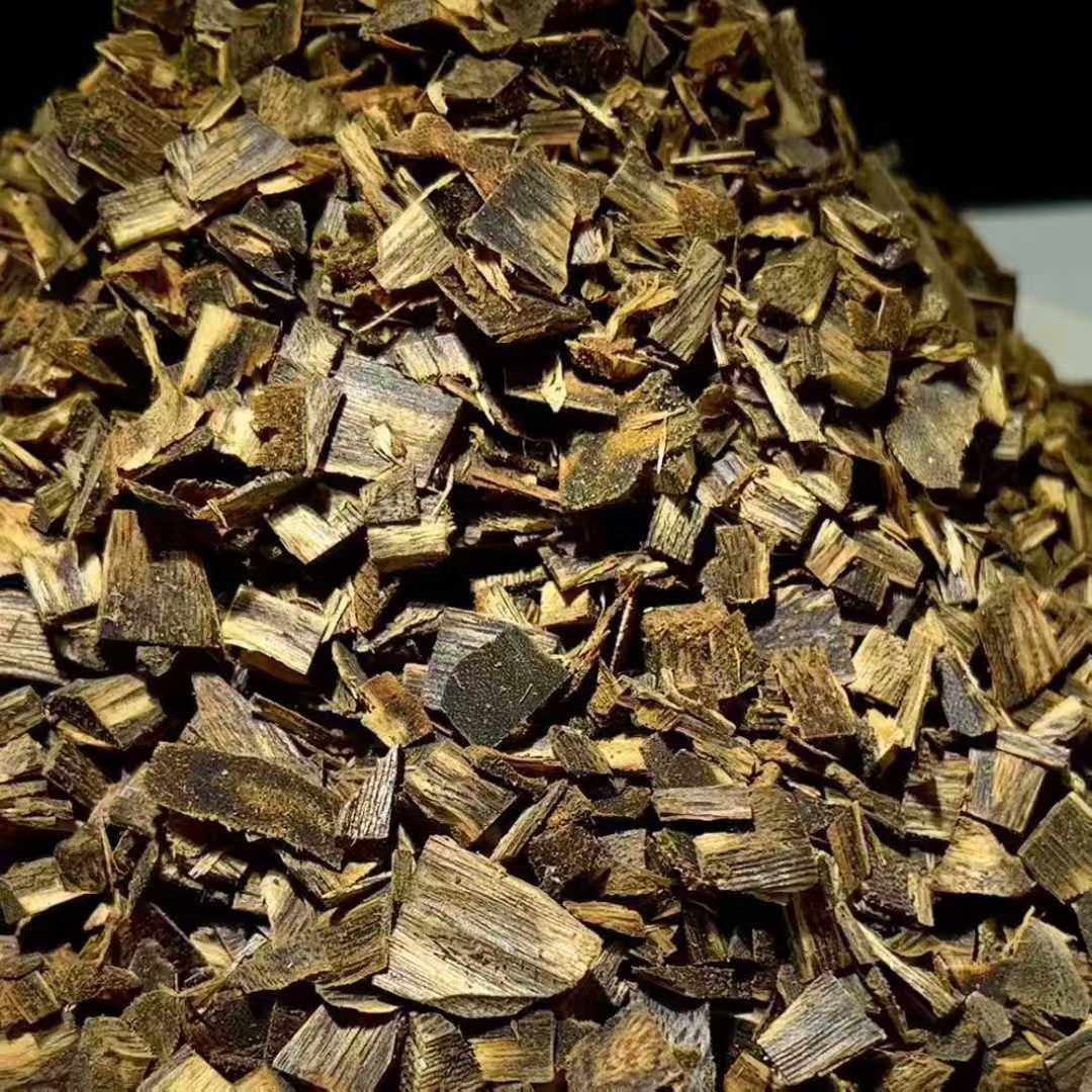 Kynam Agarwood  sinking water grade pieces for fragrance