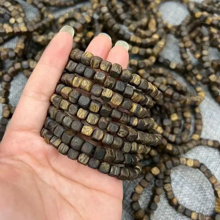 Kynam Agarwood cube-shaped bead bracelet size 5-6-7-8 mm sweet and cool scent