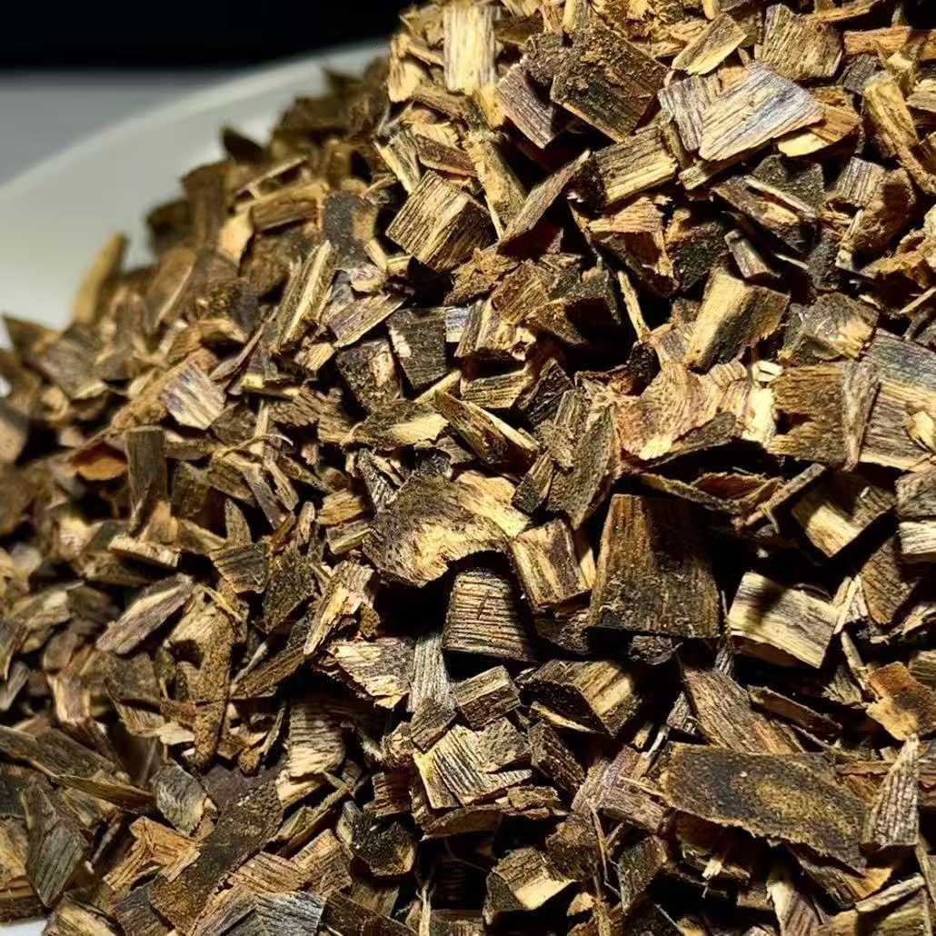 Kynam Agarwood  sinking water grade pieces for fragrance